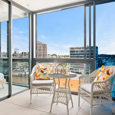Heart Of The Valley Chic High Level 2Br Apartment Brisbane Exterior photo
